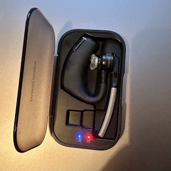 Plantronics voyager legend