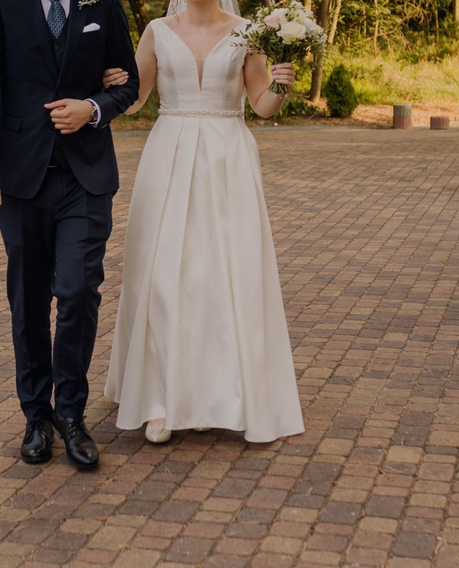 Klasyczna suknia ślubna ivory model Caraibe