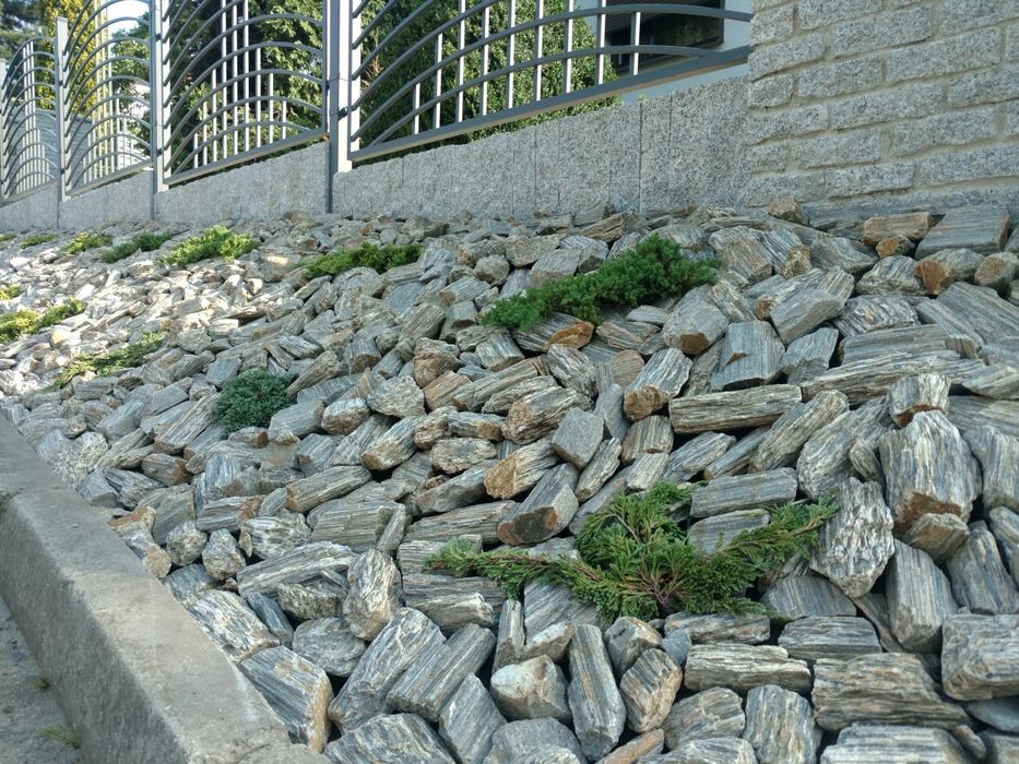 Palisada cięto-łupana 70cm kostka brukowa granitowa ziemia podmurówka