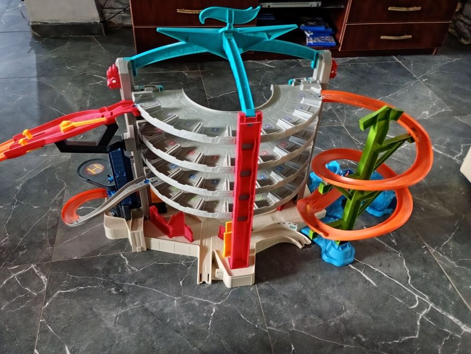 Іграшка,паркінг Hot Wheels