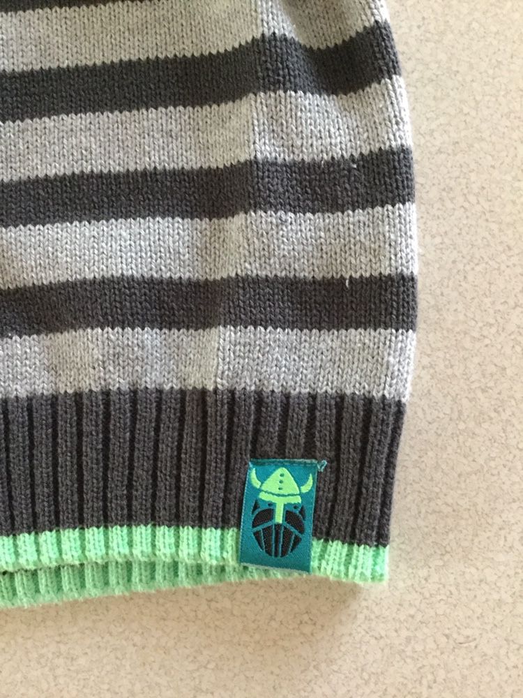 Sweter chłopięcy COOL CLUB rozm. 134