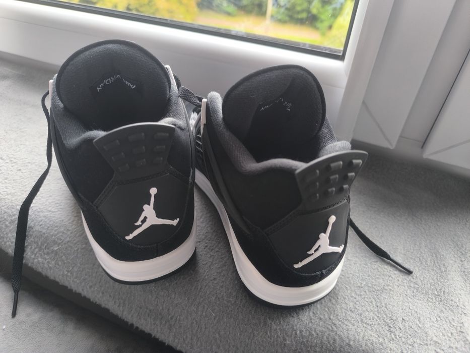 Jordany 4 white thunder