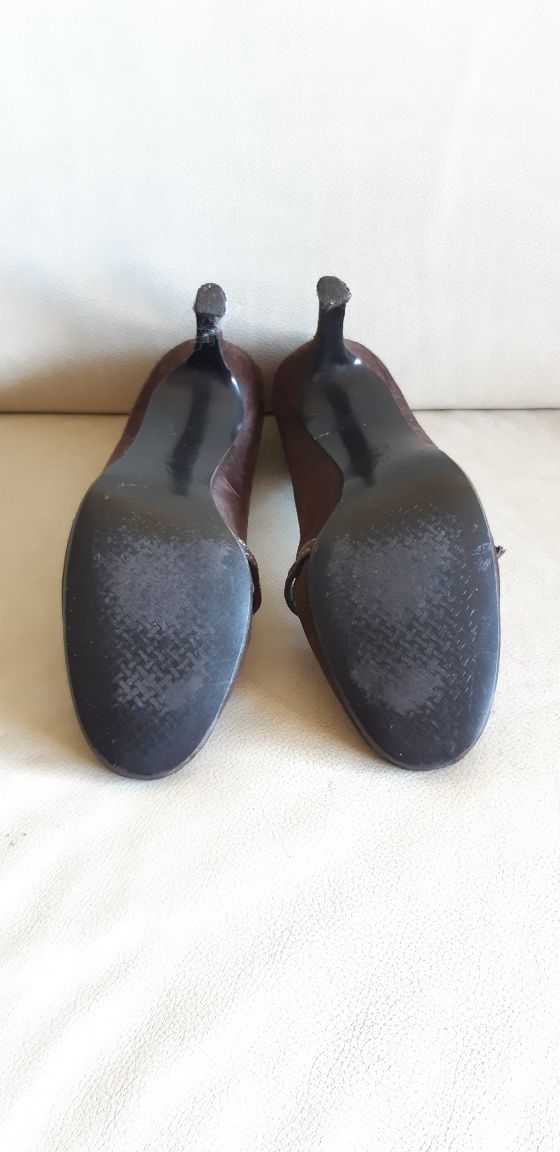 Sapatos castanhos camurça Zara