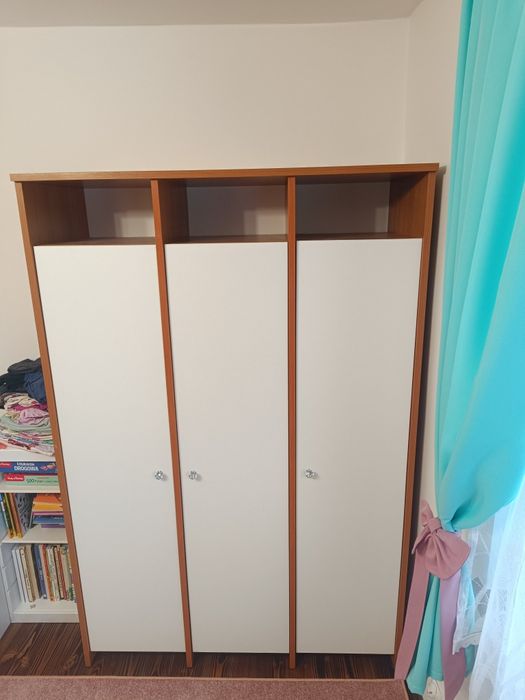 Szafa trzydrzwiowa biała