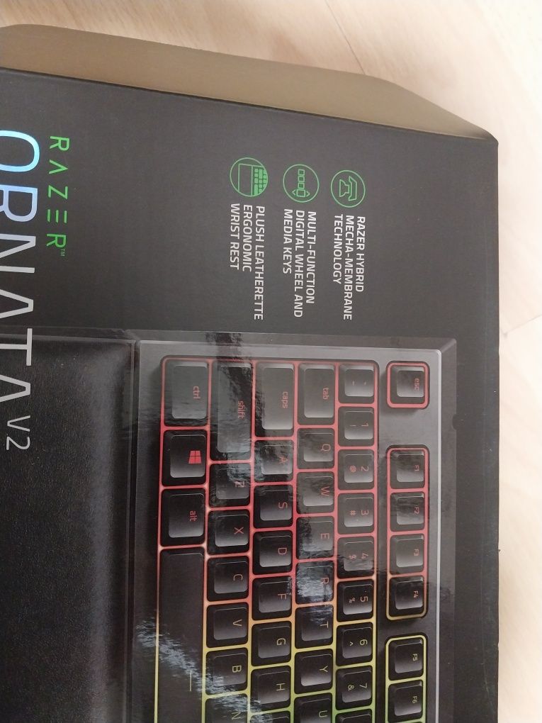 Клавіатура дротова Razer Ornata V2 USB RU (RZ03-03380700-R3R1