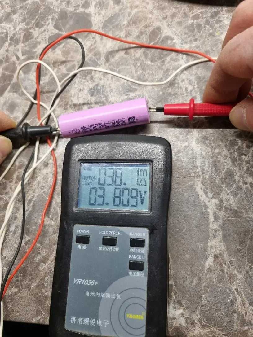 Akumulator 18650  2600mAh Zestaw 8 Sztuk | Ładowalny, Wysoka Pojemność