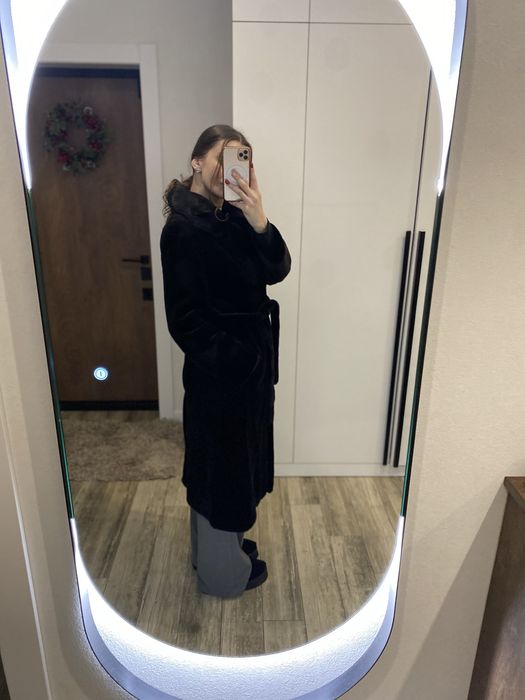 Норкова шуба чорна