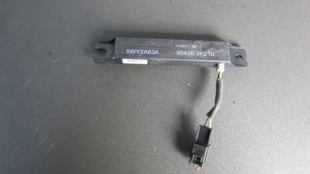 Hyundai IX35 wzmacniacz anteny Siemens