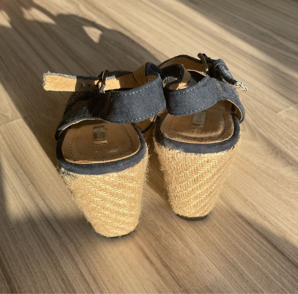 Buty na koturnie