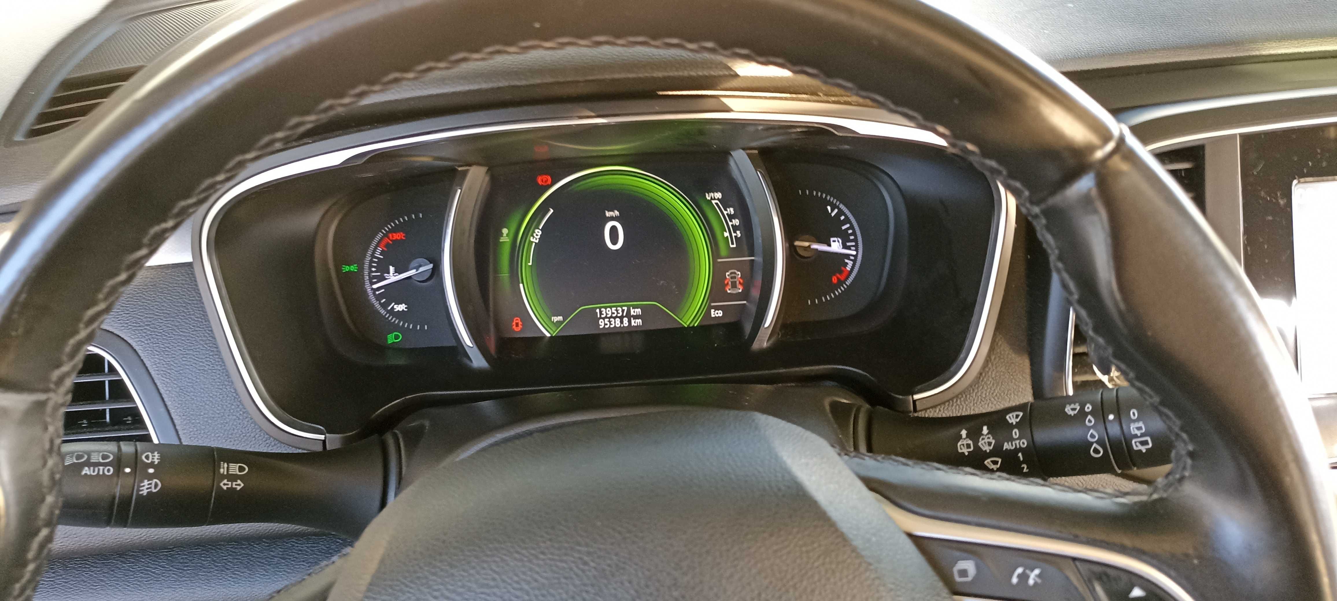 Vendo carrinha Renault Talisman confortavél e económica.