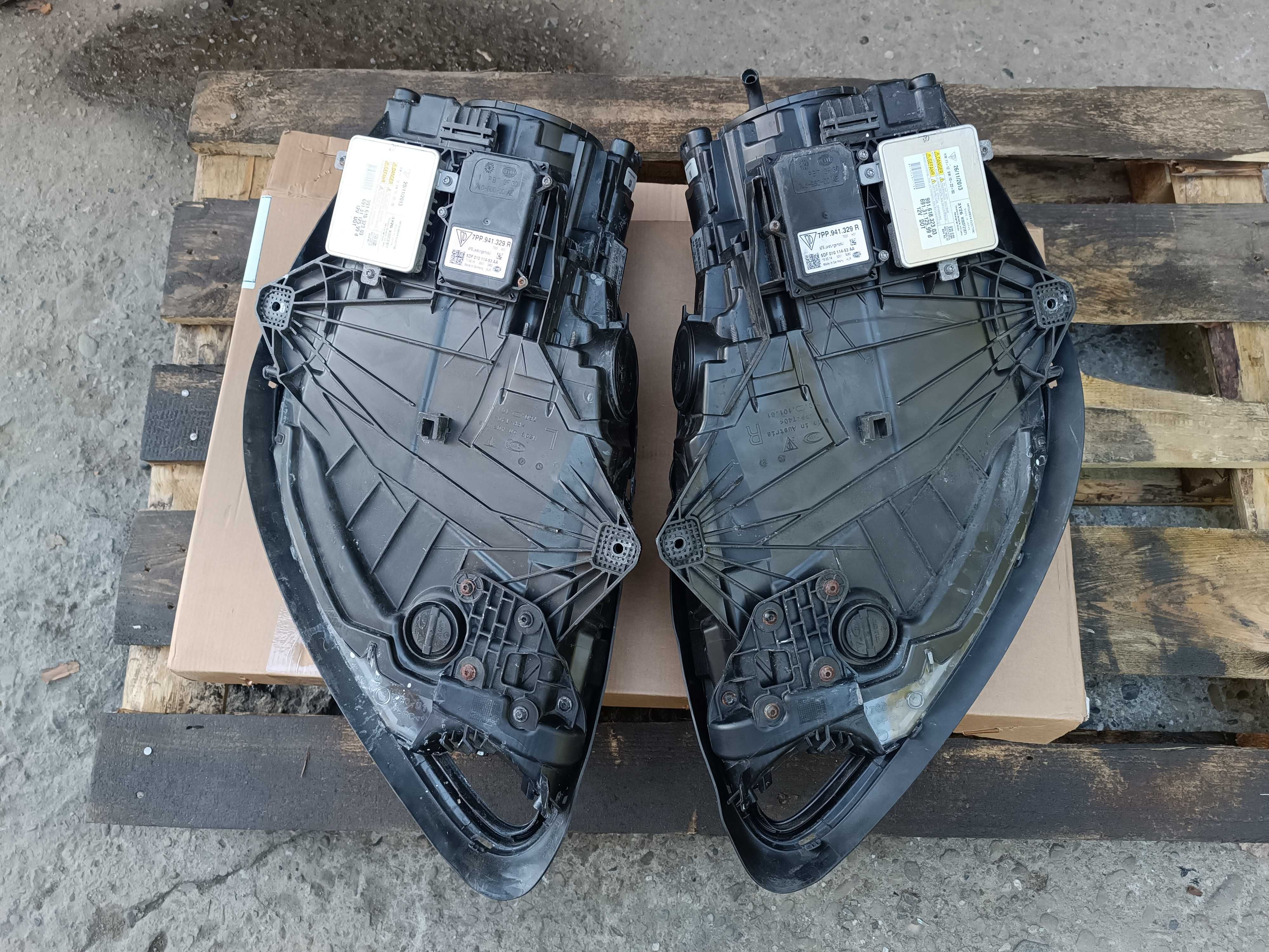 Lampa prawa lewa Porsche macan USA ładna kompletna