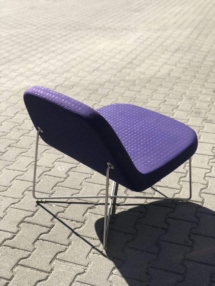 Fotel Modern Design Lounge Chair z metalowa podstawa vintage