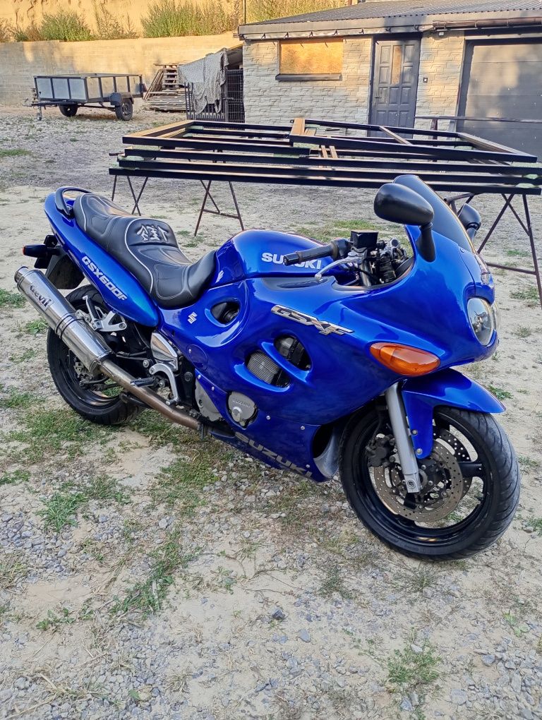 Suzuki GSX 600 F
