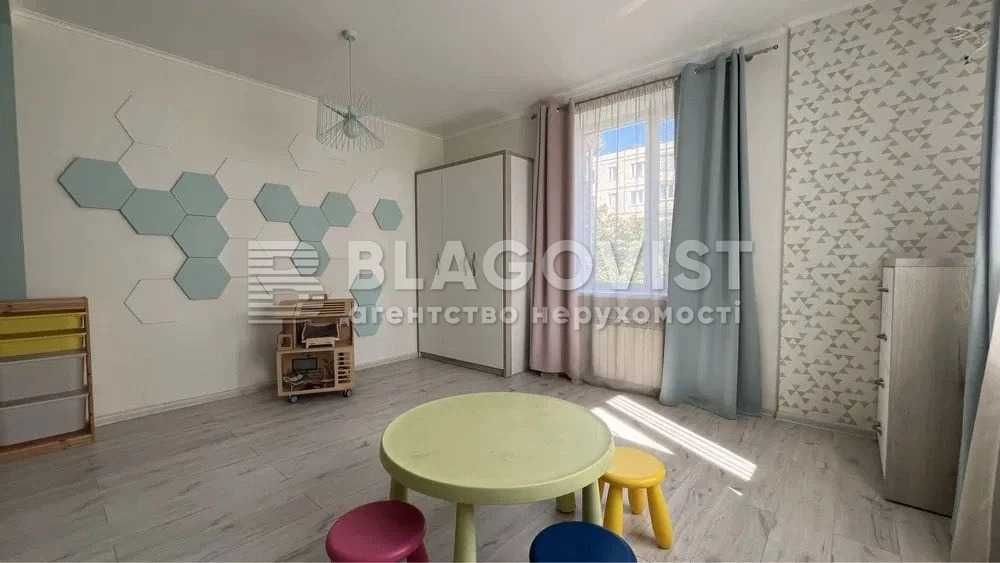 3-к - Чаадаєва, 2 - ЦЕГЛА - 2007р 6 поверх з 24 дорогі меблі та ремонт