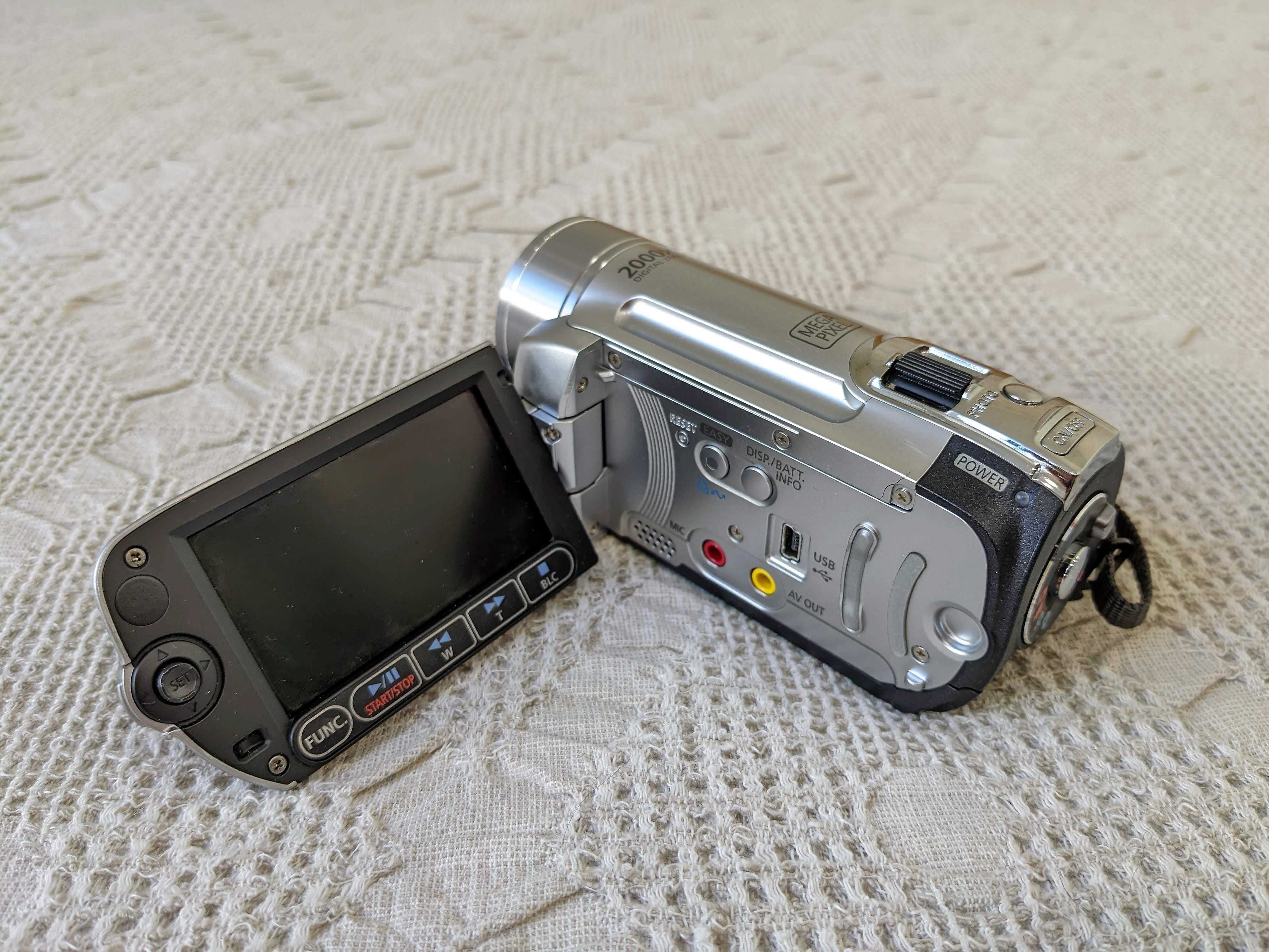 Цифрова відеокамера Digital Video Camera Canon FS100 Silver