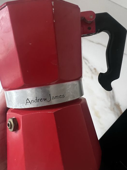 Kawiarka andrew james czerwona