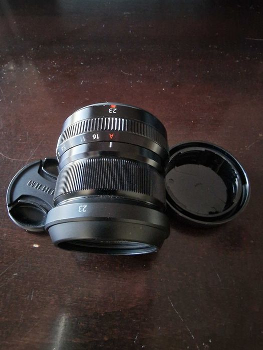 Fujifilm XT4 com XF 18-55mm em muito bom estado.