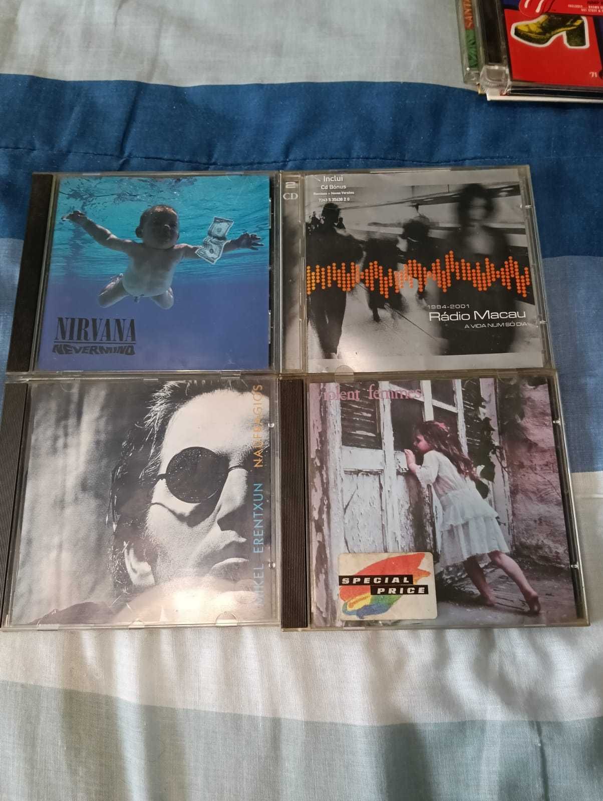 10 CDS variados mais torre de arrumação