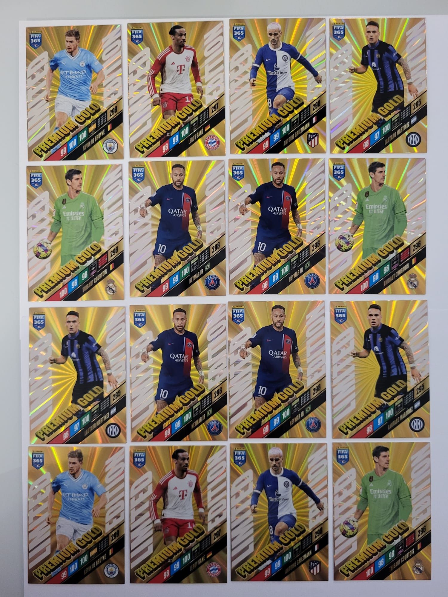 Karty Limited Gold PANINI FIFA 365 z 2024r.
