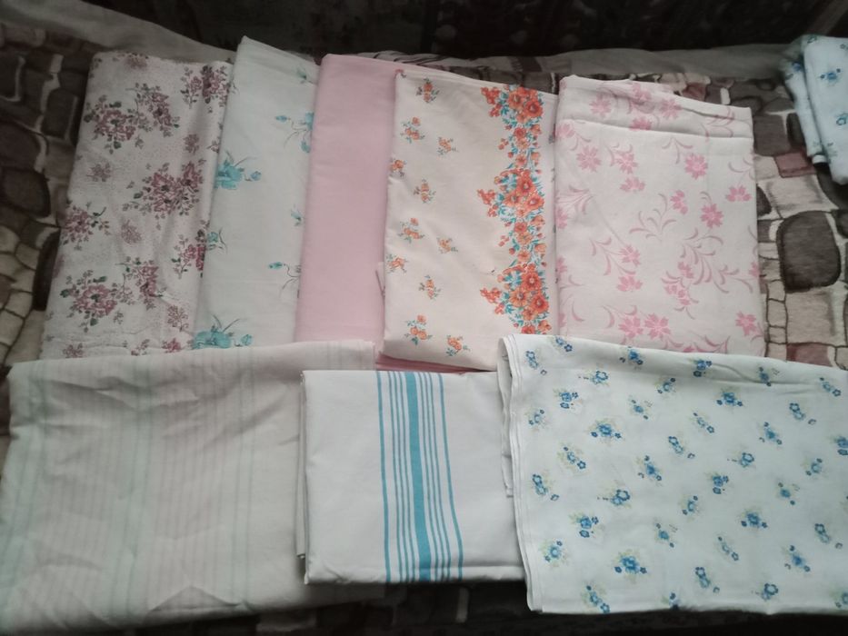 Постельное белье,комплекты и в разнобой