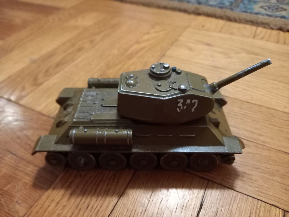 Игрушка советская модель танк Т-34