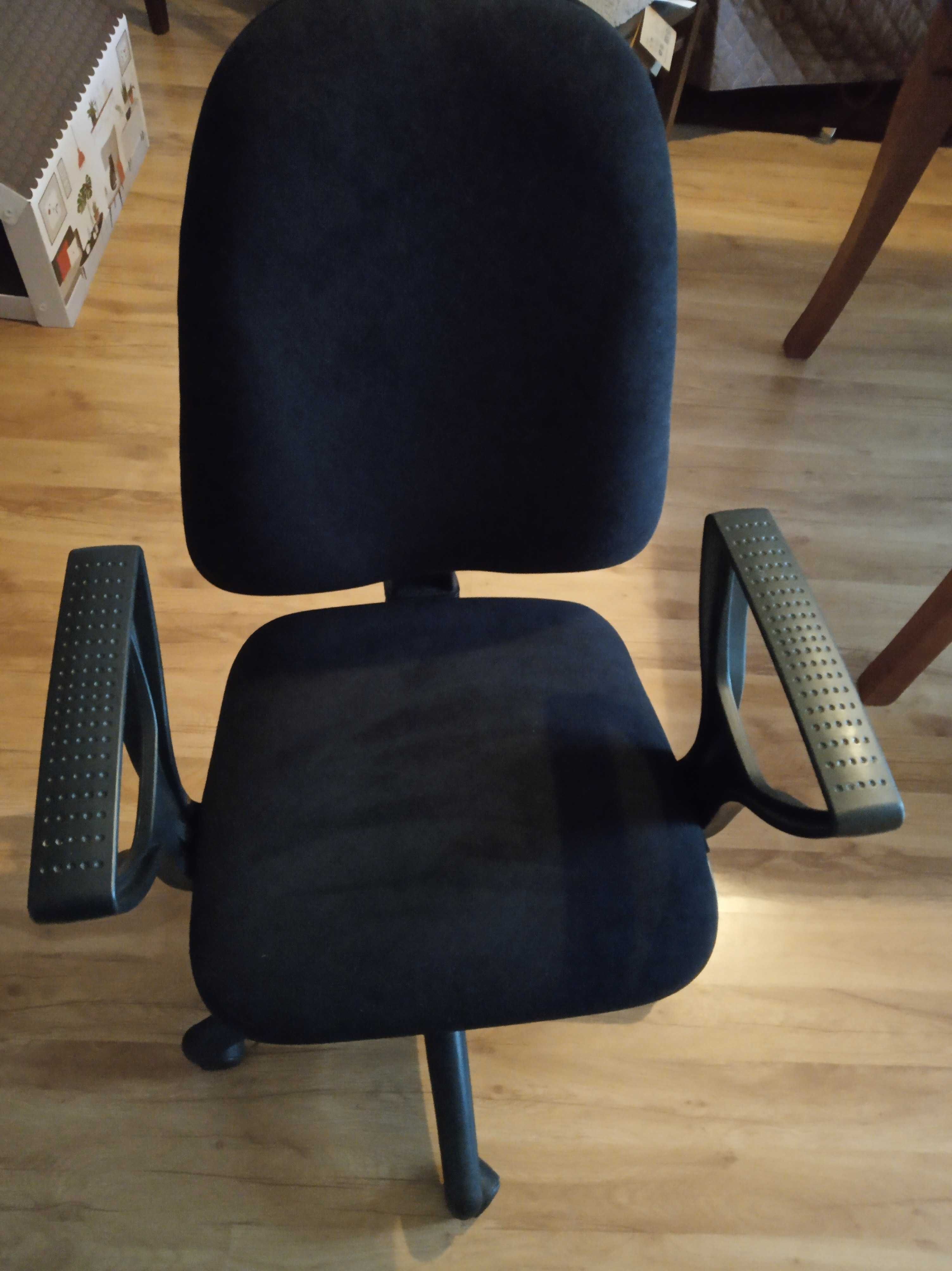 Krzesło obrotowe czarne / materiałowe