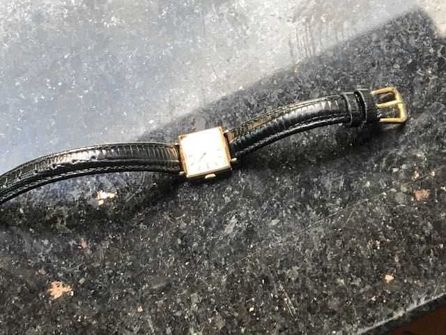 omega złota złoto 18k