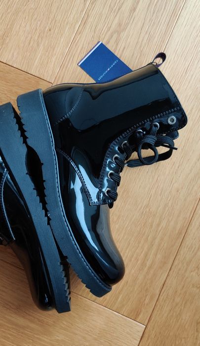 Lakierowane botki Tommy Hilfiger r. 37
