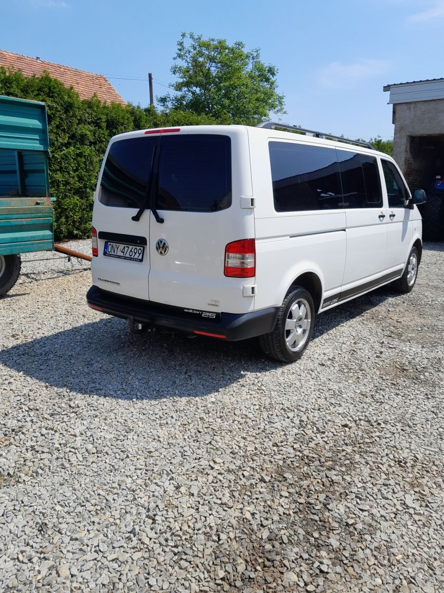 Volzwagen transporter 8 osobowy  caravell multivan T5 long