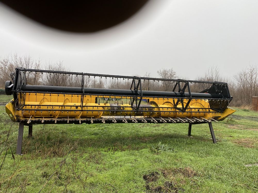 Продам комбаин NEW HOLLAND TC 5.90