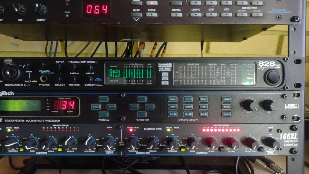 Аудио интерфейс звуковая карта MOTU 828 MKII