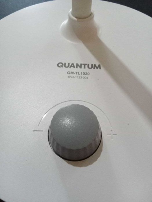 Автономна лампа Quantum  / Настільна світлодіодна лампа з акумулятором