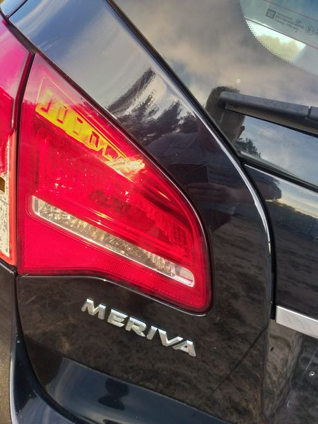 Lampa lewa tył w klapę Opel Meriva B