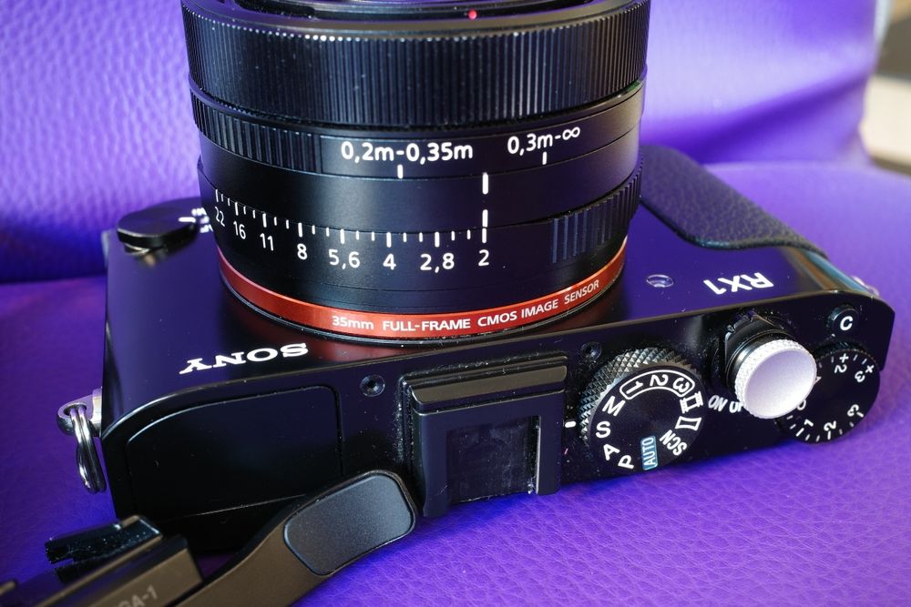 Sony RX1. 35 F2, pełna klatka. (FF).Mała wada.Zeiss Sonnar. DSC-RX1.