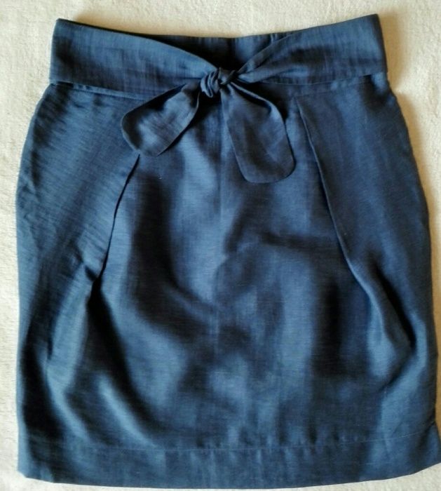 Niebieska lniana spódniczka na lato. 42