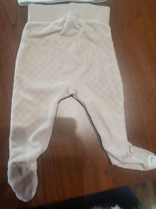 Zestaw niemowlęcy C&A 68