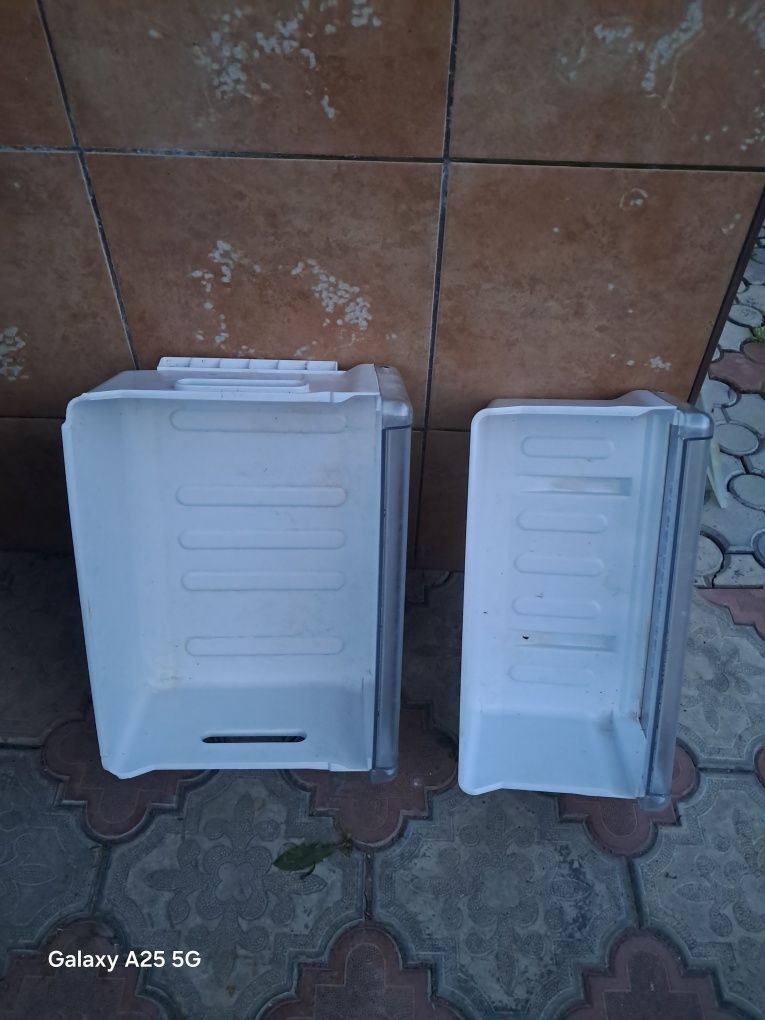 Полички ,шуфляди холодильник Whirlpool