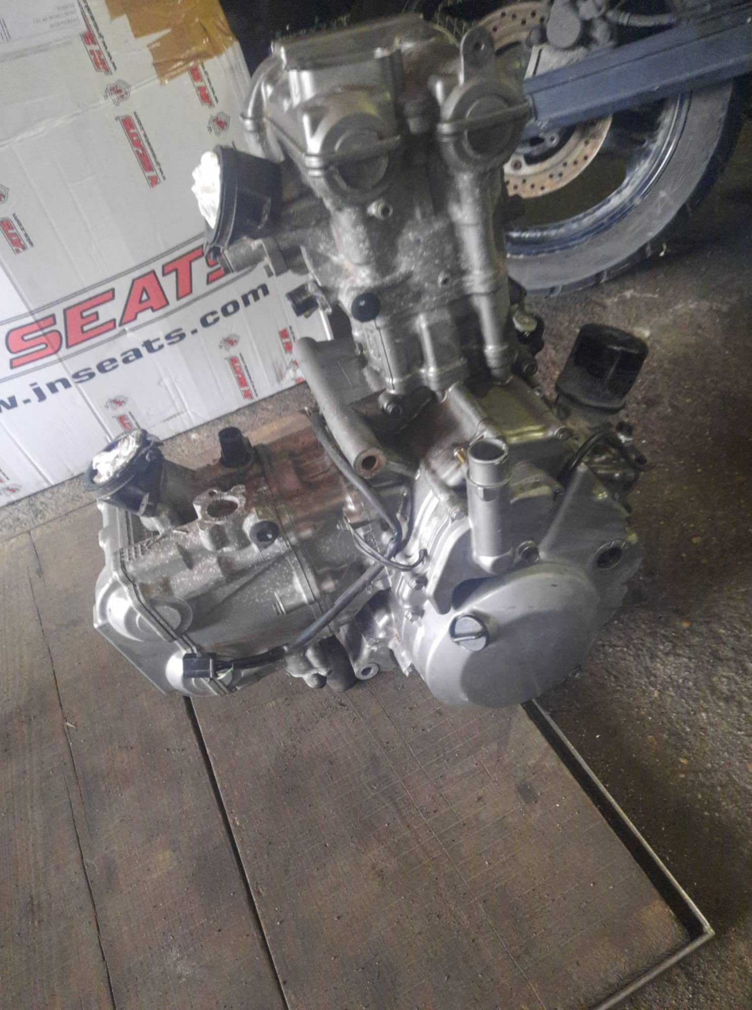 Motor Suzuki DL650 v.strom ano 2005