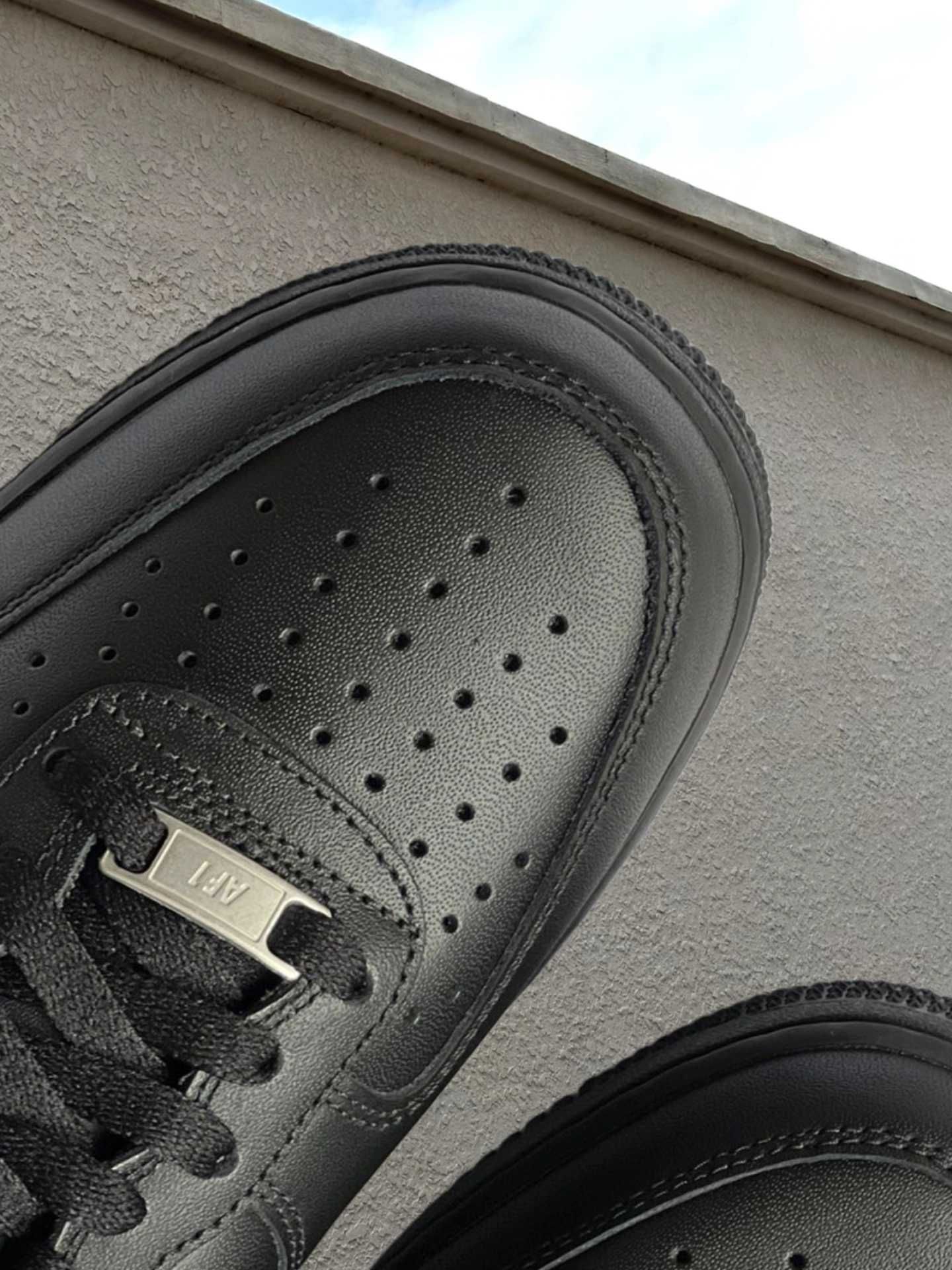 Szary unisex nowy Nike Air Force 1 Low '07 Black Rozmiar 40