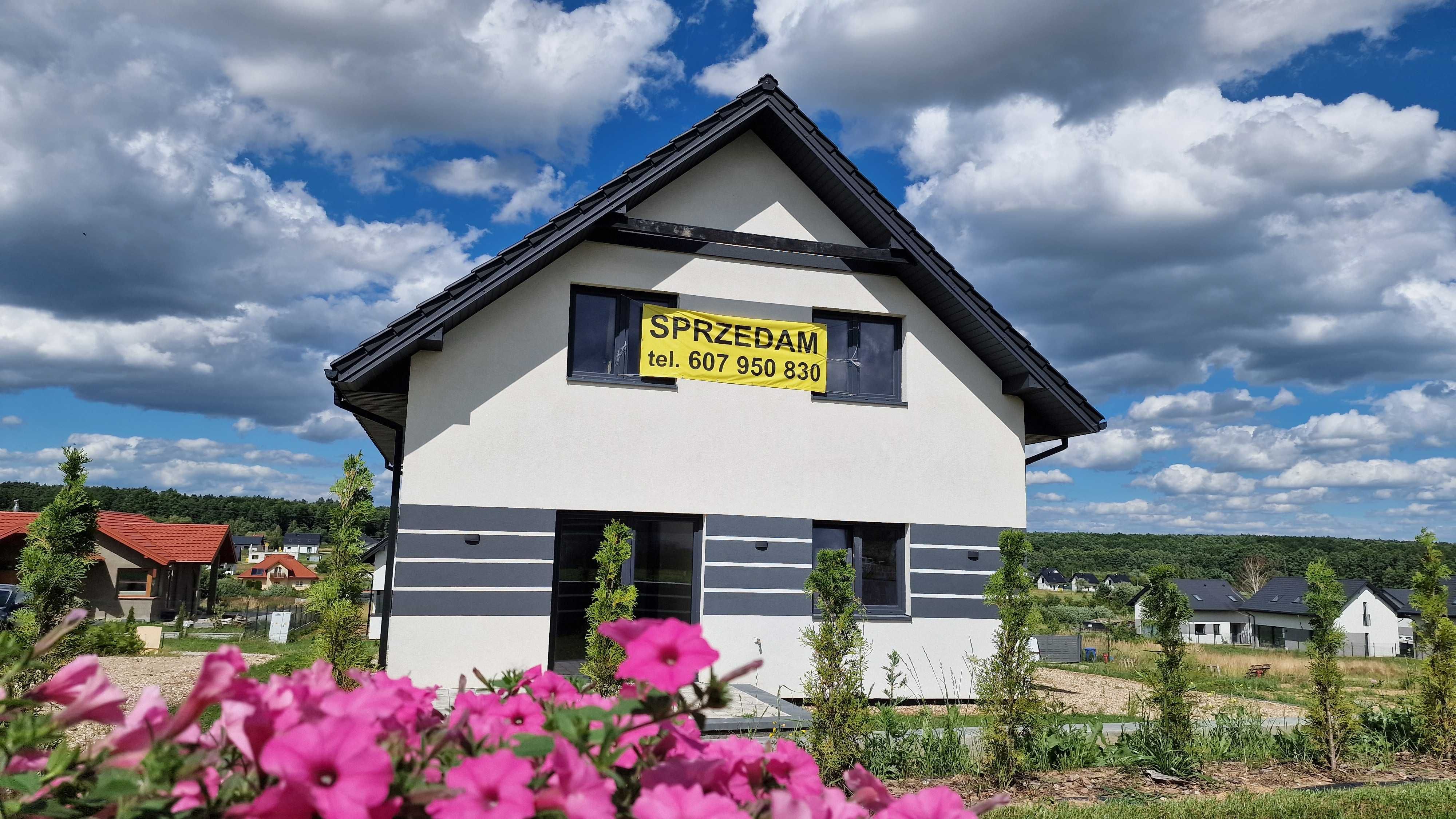 Piękny dom z poddaszem użytkowym