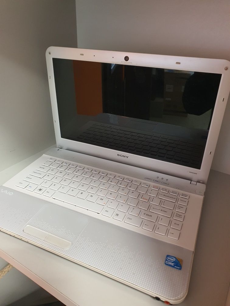 Laptop Sony vaio VPCEA1S1E