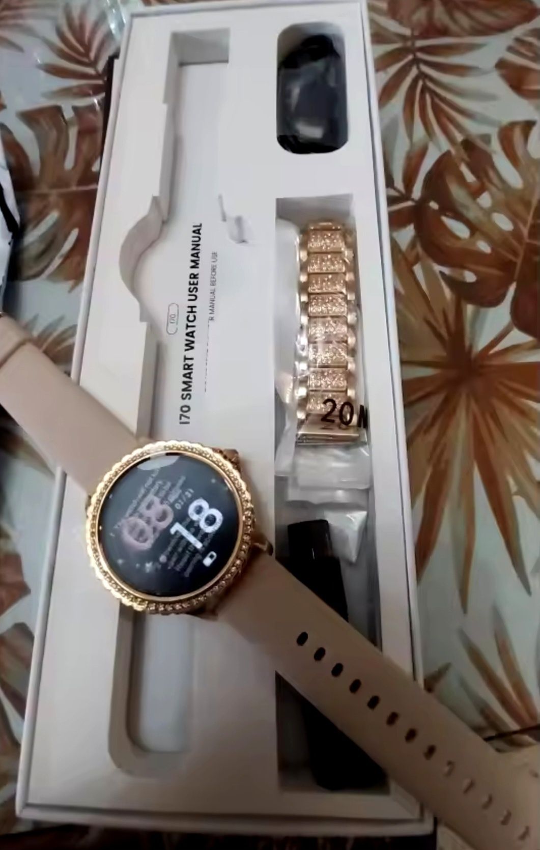 Złoty smartwatch damski J PL