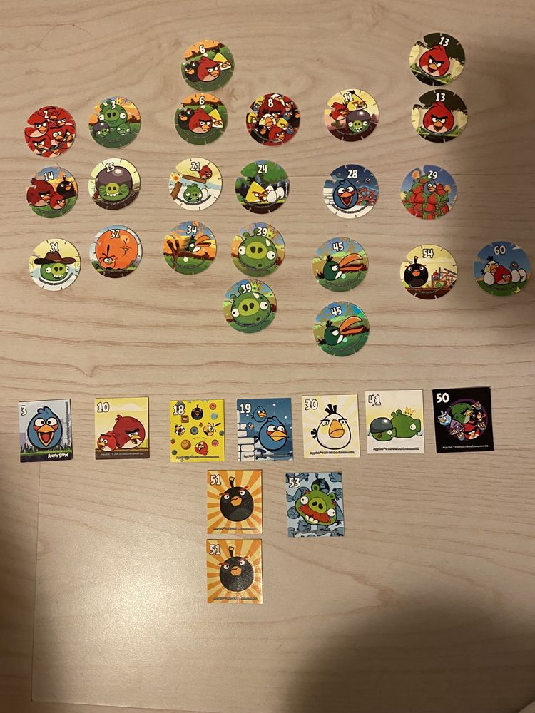 23 Tazos dos Angry Birds e 10 autocolantes