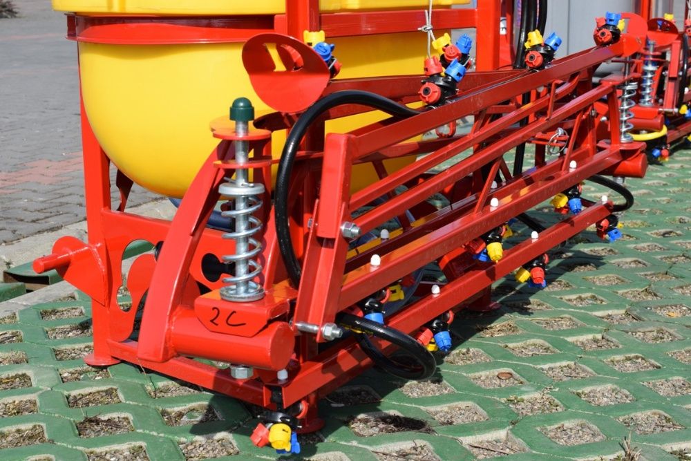 Opryskiwacz polowy zawieszany 200 litrów lanca 8m głowice potrójne new