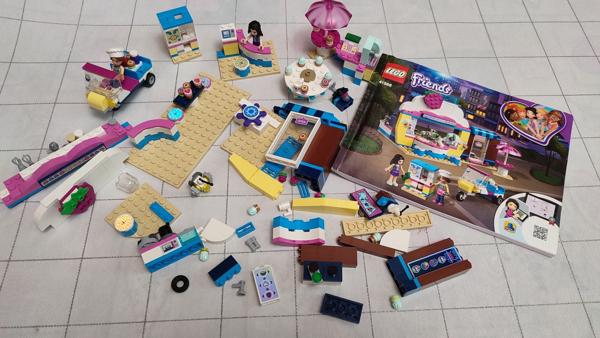 Конструктор LEGO Friends Кекс-кафе Олівії (оригінал)