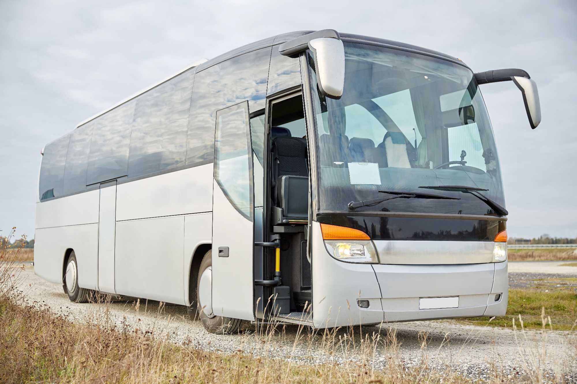przewóz osób poznań busy wynajem autokarów przewozy pracownicze poznań