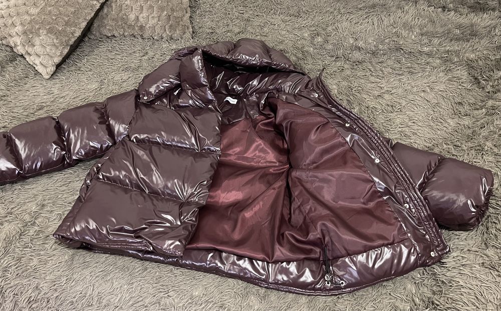 Пуховик лаковий