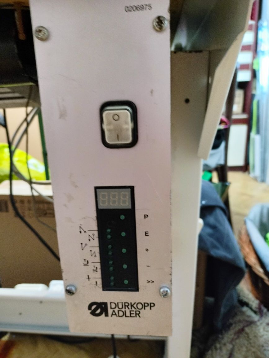 Maszyna do szycia DURKOPP ADLER automat