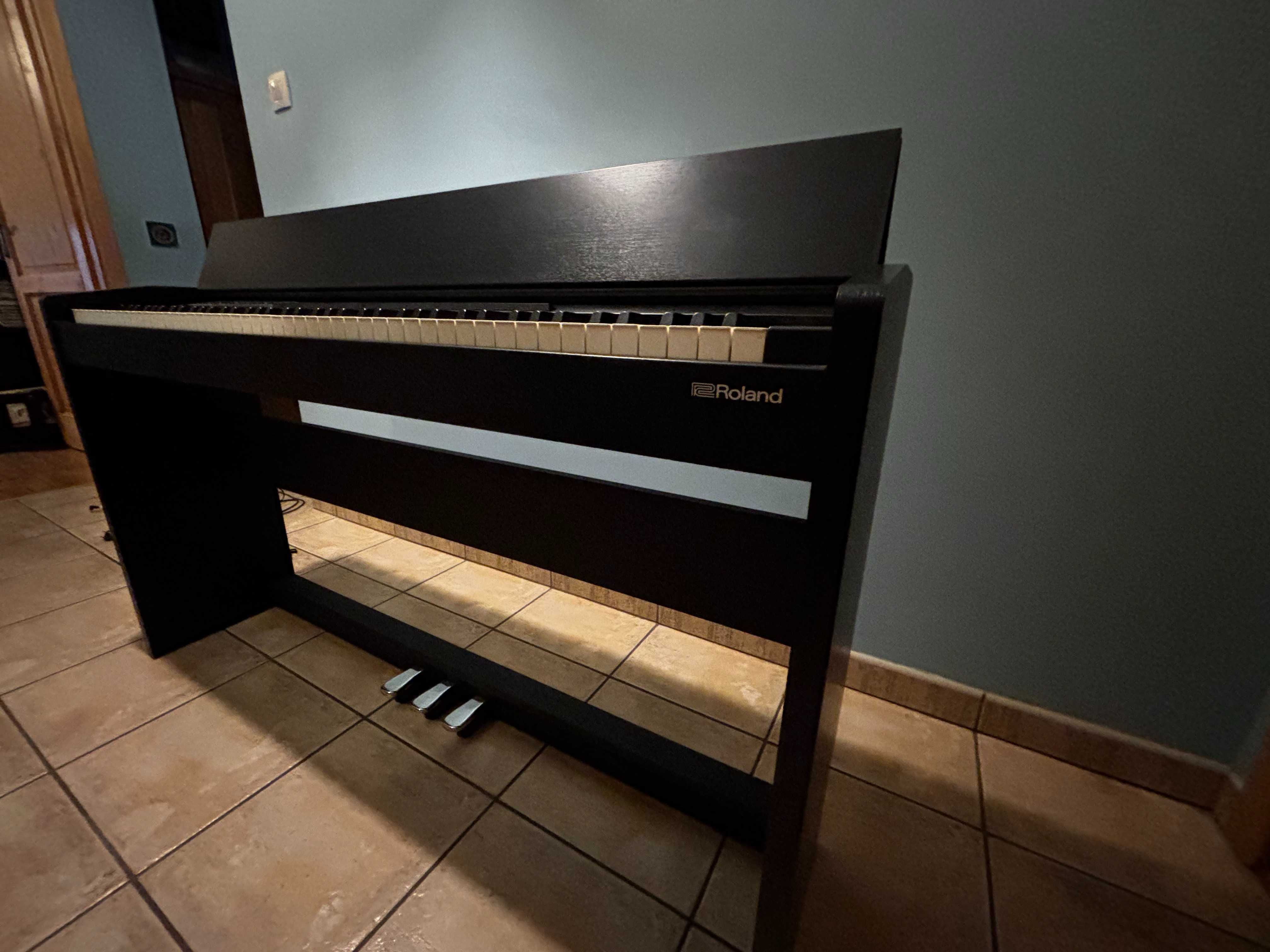 Pianino cyfrowe Roland F-140R + Stołek regulowany