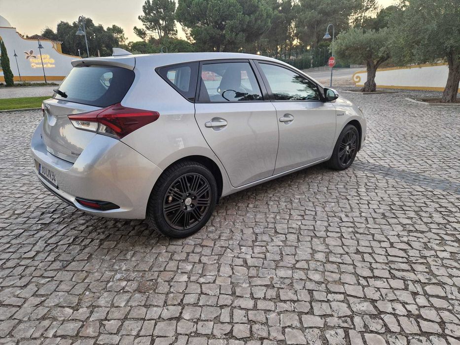 Toyota Auris Híbrido NACIONAL